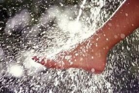 contrast shower for legs for varicose veins